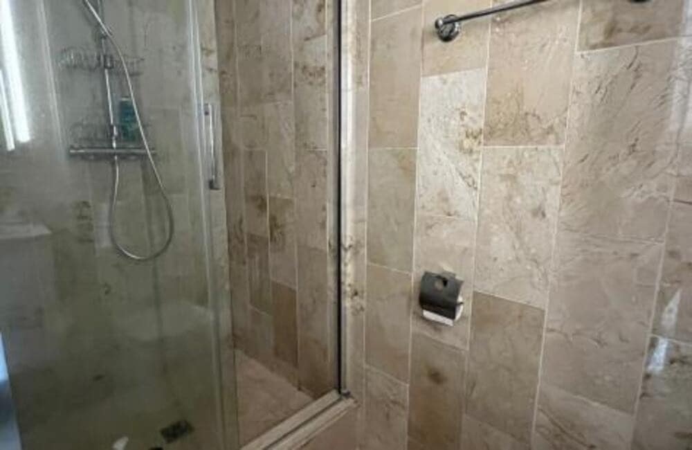 Apartamento de 3 habitaciones en Marbella en alquiler con piscina garaje - 2.850 € (Ref: 9465104)