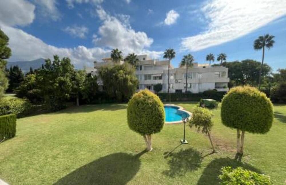 Apartamento de 3 habitaciones en Marbella en alquiler con piscina garaje - 2.850 € (Ref: 9465104)