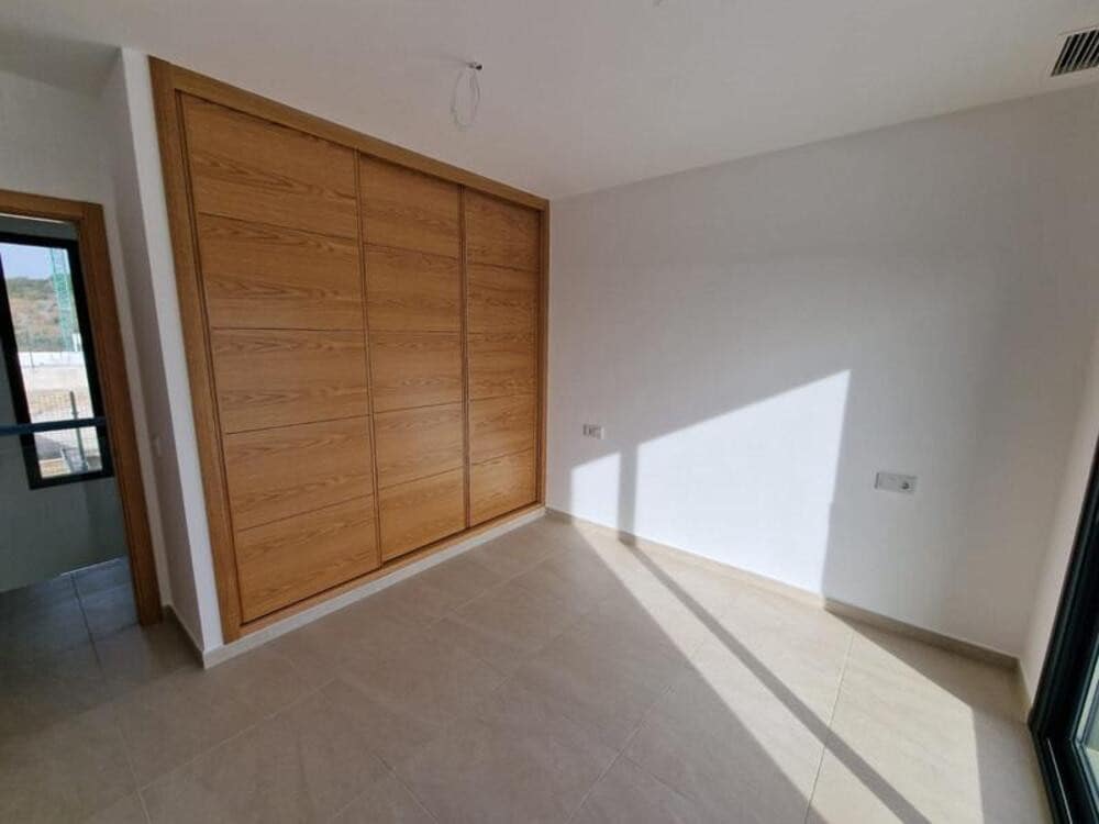 Chalet de 4 habitaciones en La Duquesa / Puerto de la Duquesa en venta con piscina garaje - 730.000 € (Ref: 9465105)