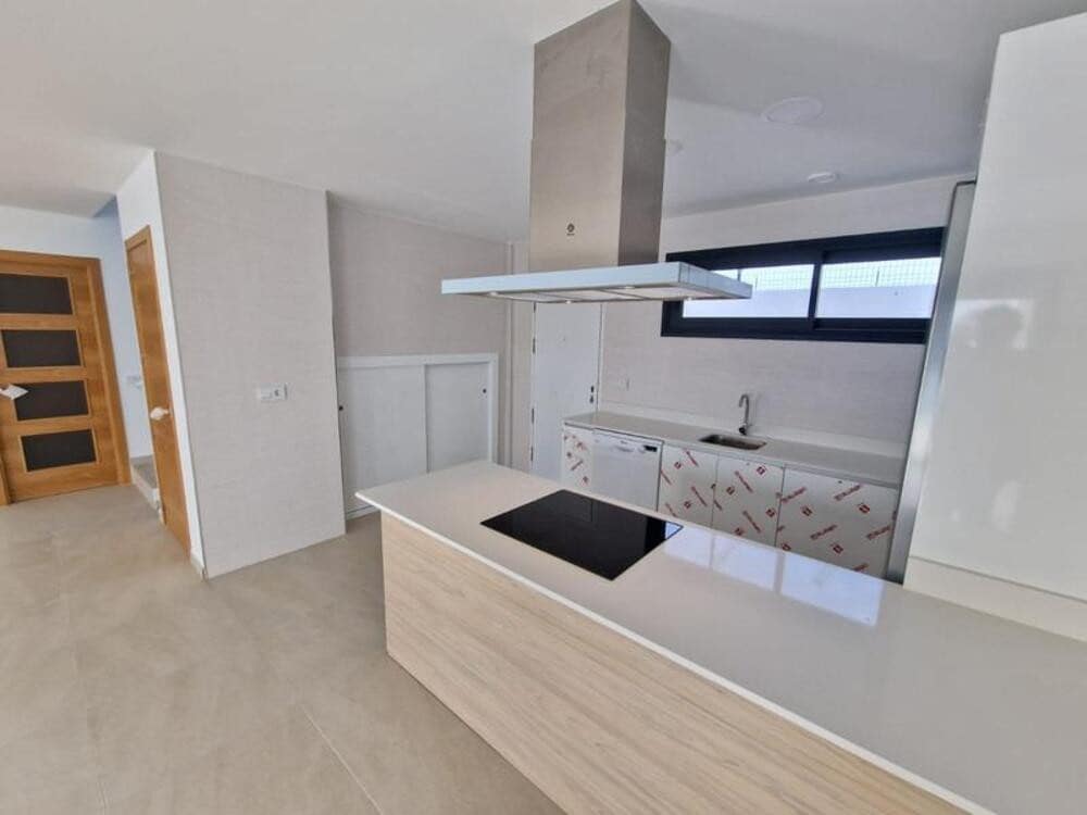 4 soverom Villa til salgs i La Duquesa / Puerto de la Duquesa med svømmebasseng garasje - € 780 000 (Ref: 9465105)