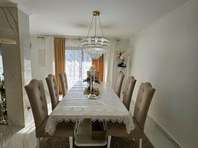 4 soveværelse Finca/Landehus til leje i El Padrón, Estepona med swimmingpool garage - € 6.000 (Ref: 9465106)