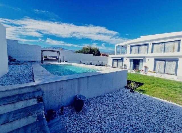 4 soveværelse Finca/Landehus til leje i El Padrón, Estepona med swimmingpool garage - € 6.000 (Ref: 9465106)