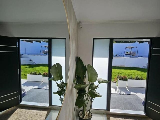4 soveværelse Finca/Landehus til leje i El Padrón, Estepona med swimmingpool garage - € 6.000 (Ref: 9465106)