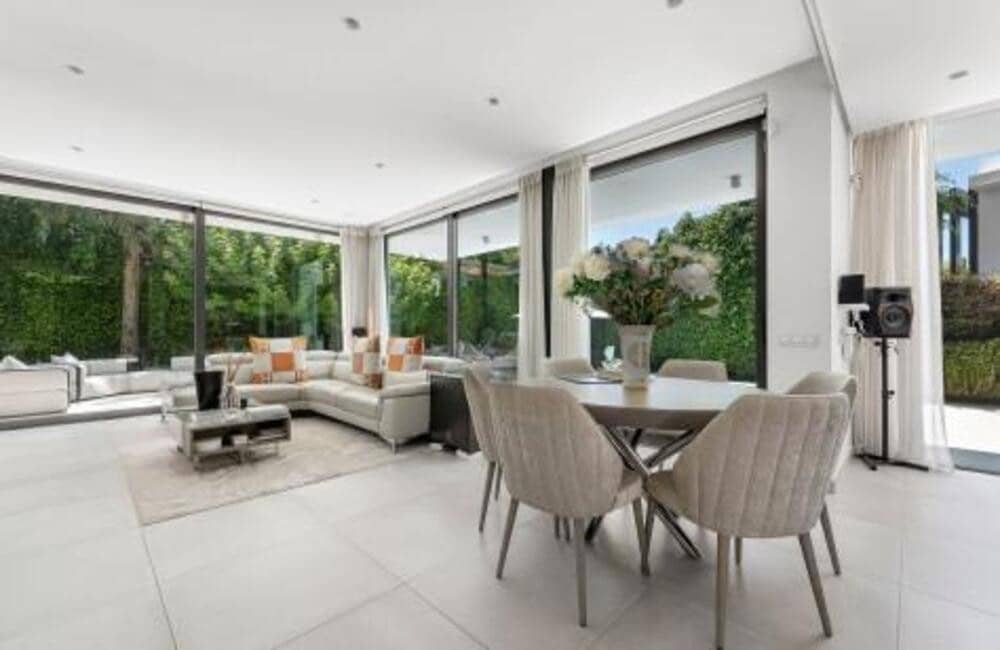 4 makuuhuone Huvila myytävänä paikassa New Golden Mile mukana uima-altaan 
autotalli - 1 825 000 € (Ref: 9465107)