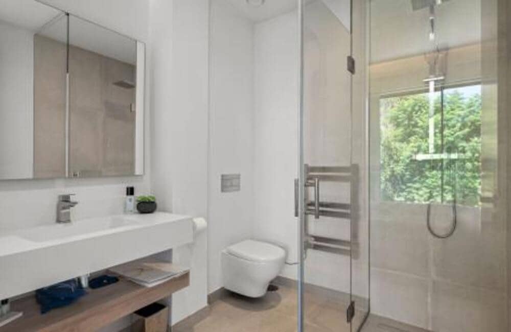 4 makuuhuone Huvila myytävänä paikassa New Golden Mile mukana uima-altaan 
autotalli - 1 825 000 € (Ref: 9465107)