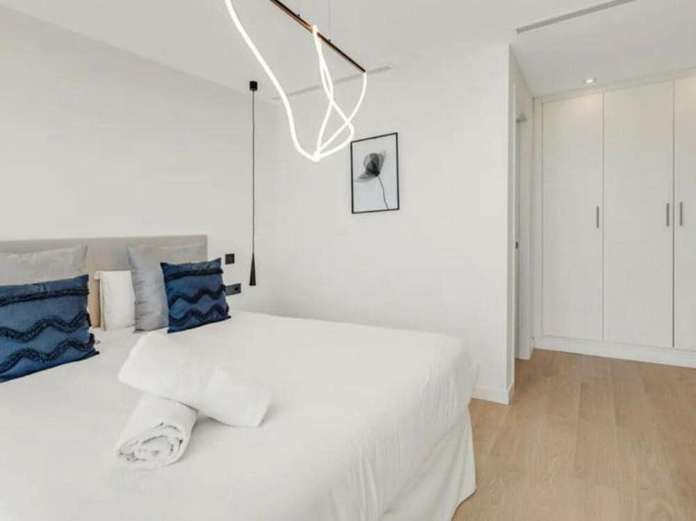 Chalet de 4 habitaciones en Marbella en venta con piscina garaje - 1.895.000 € (Ref: 9465108)