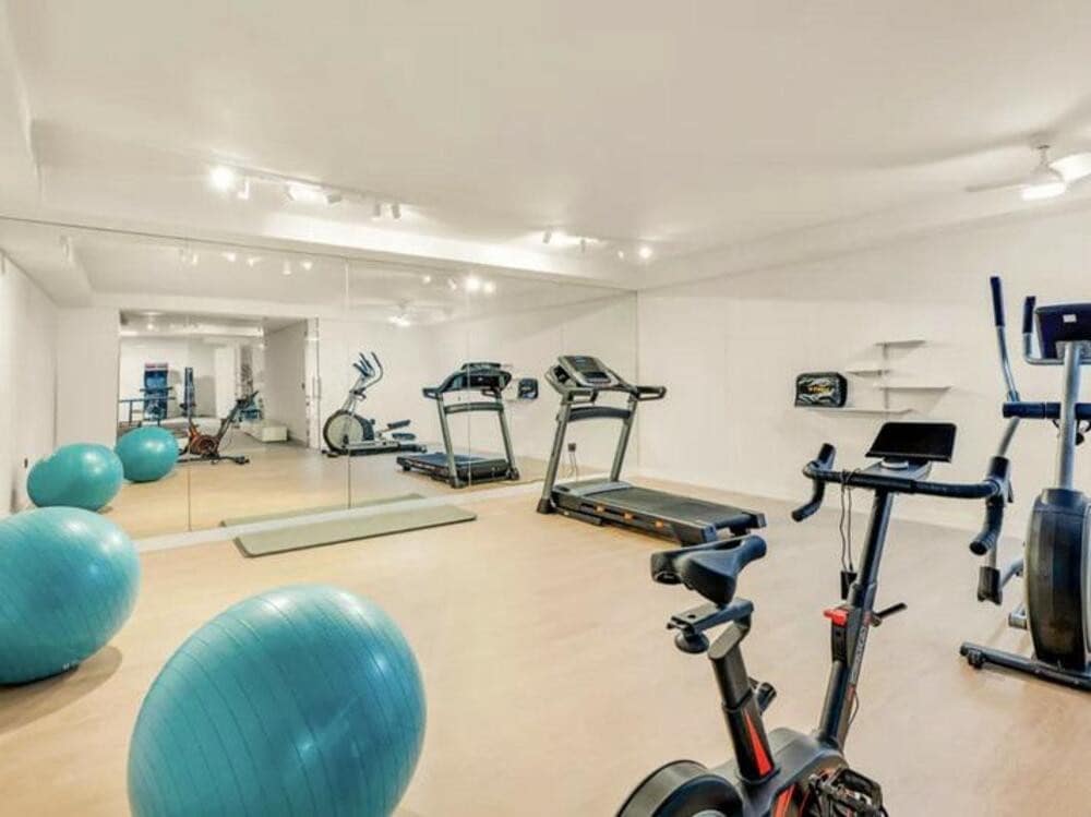 Chalet de 4 habitaciones en Marbella en venta con piscina garaje - 1.895.000 € (Ref: 9465108)