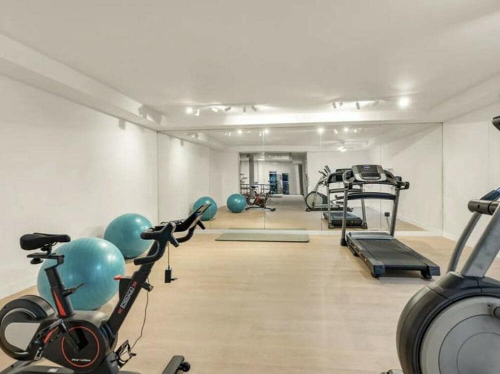 Chalet de 4 habitaciones en Marbella en venta con piscina garaje - 1.895.000 € (Ref: 9465108)