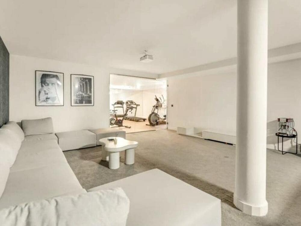 Chalet de 4 habitaciones en Marbella en venta con piscina garaje - 1.895.000 € (Ref: 9465108)