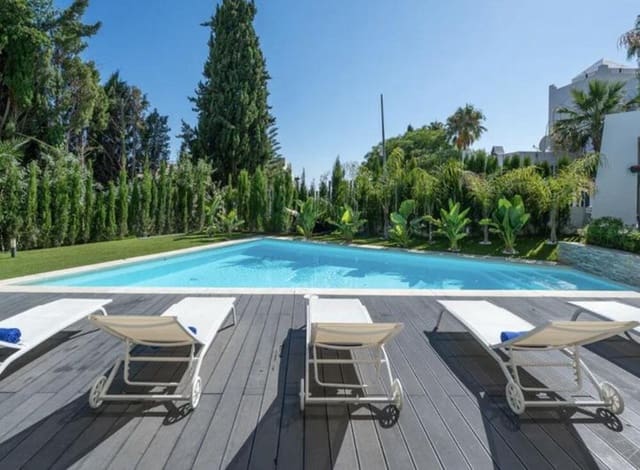 4 makuuhuone Huvila myytävänä paikassa La Reserva, Marbella mukana uima-altaan 
autotalli - 1 895 000 € (Ref: 9465108)