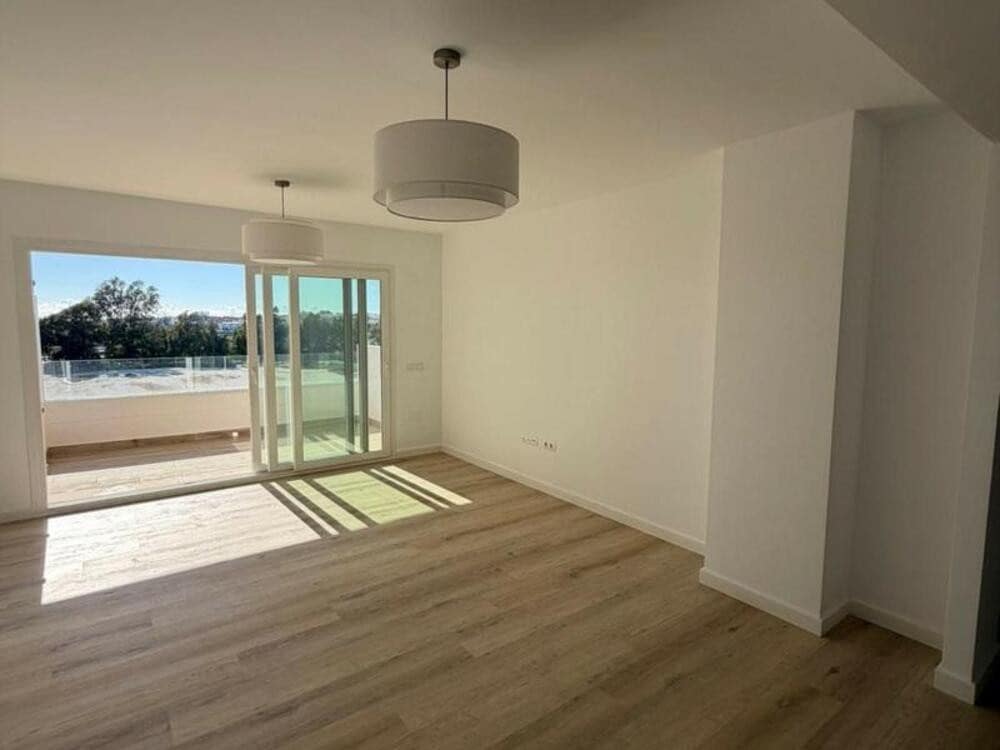 3 soveværelse Lejlighed til leje i Marbella med swimmingpool garage - € 2.650 (Ref: 9467917)