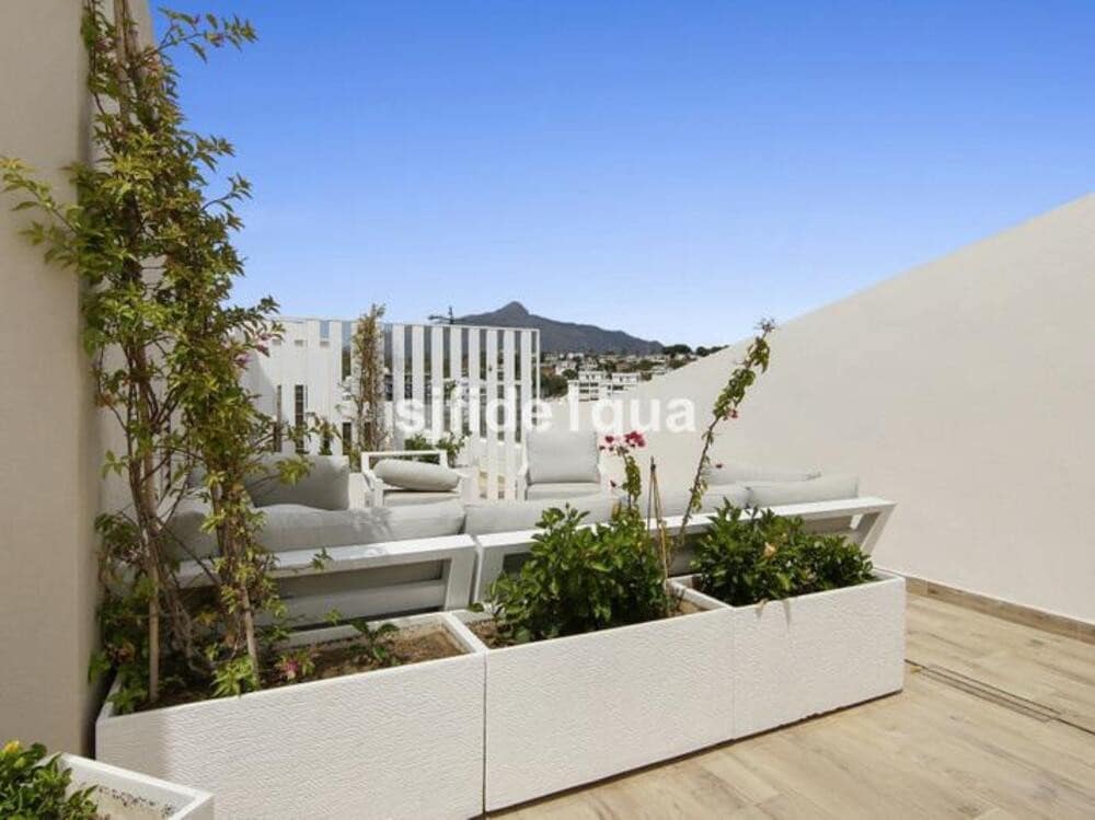 3 soveværelse Lejlighed til leje i Marbella med swimmingpool garage - € 2.650 (Ref: 9467917)