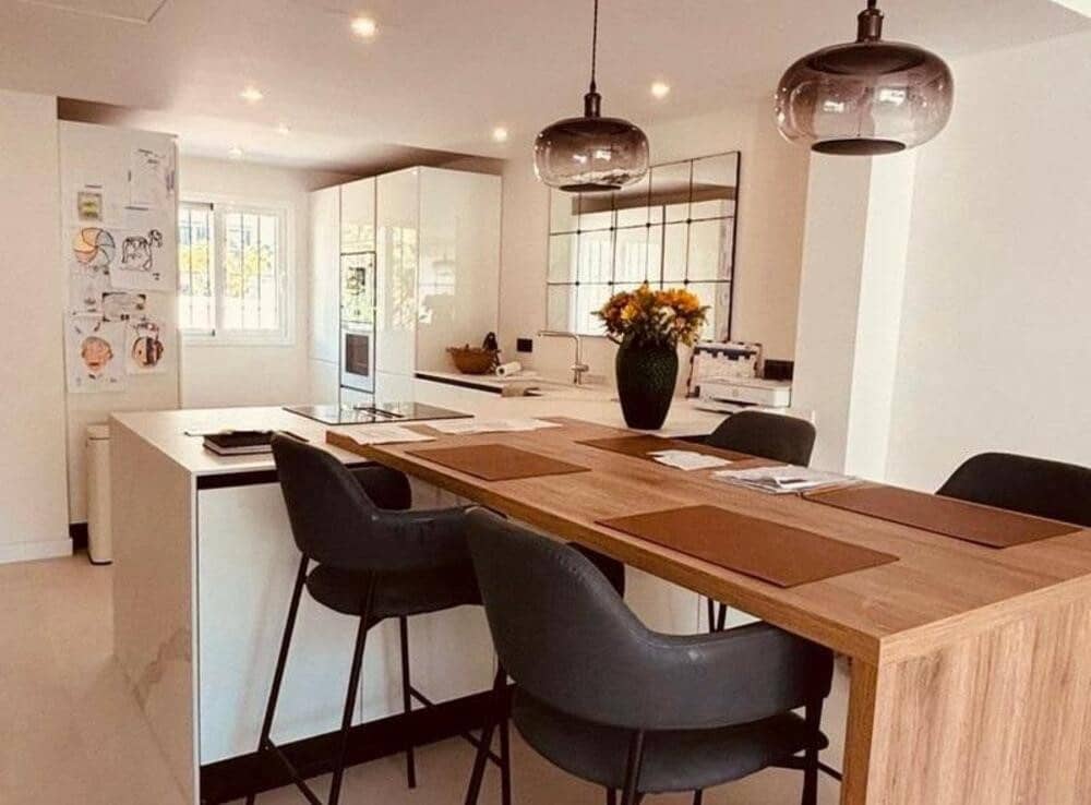 3 quarto Casa em Banda para arrendar em Marbella com piscina garagem - 6 500 € (Ref: 9467918)