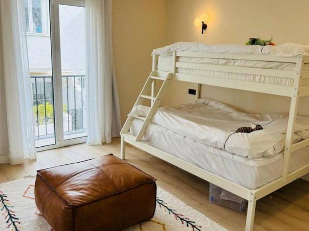 3 quarto Casa em Banda para arrendar em Marbella com piscina garagem - 6 500 € (Ref: 9467918)