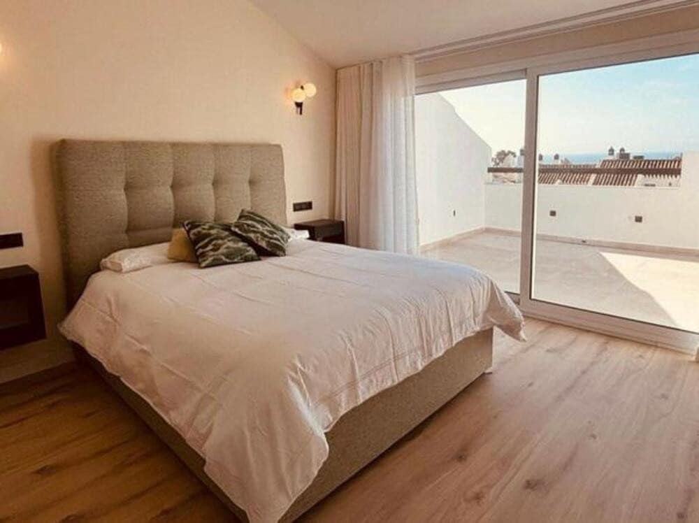 3 quarto Casa em Banda para arrendar em Marbella com piscina garagem - 6 500 € (Ref: 9467918)