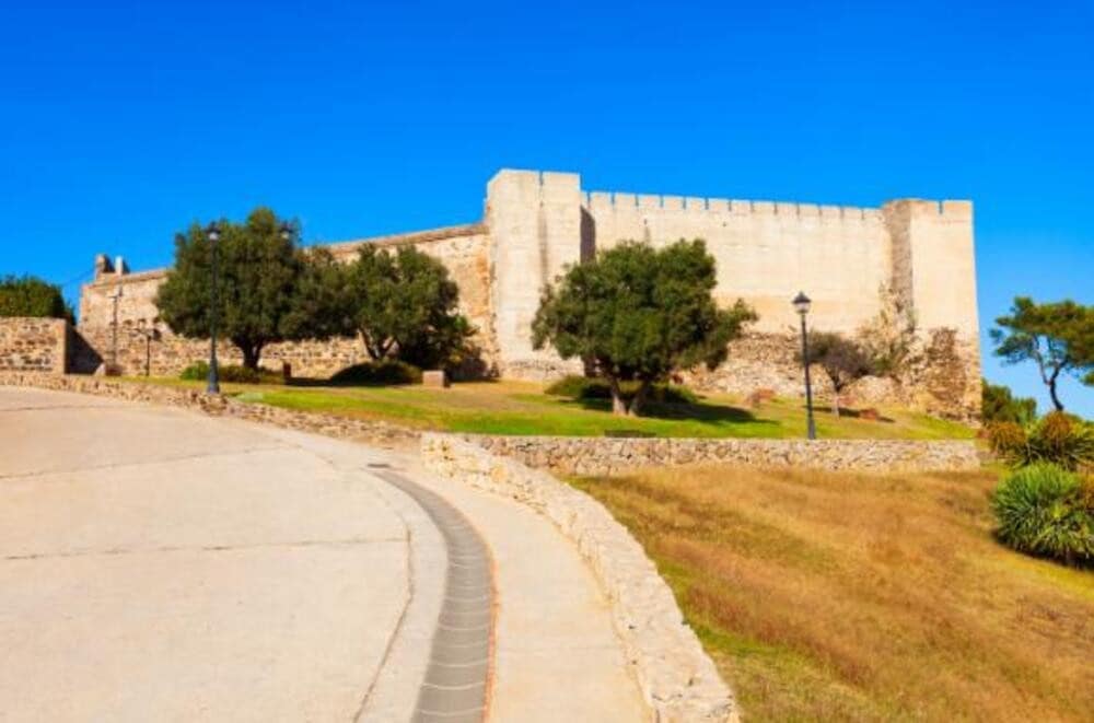 3 Zimmer Apartment zu vermieten in Fuengirola mit Pool Garage - 2.400 € (Ref: 9467920)