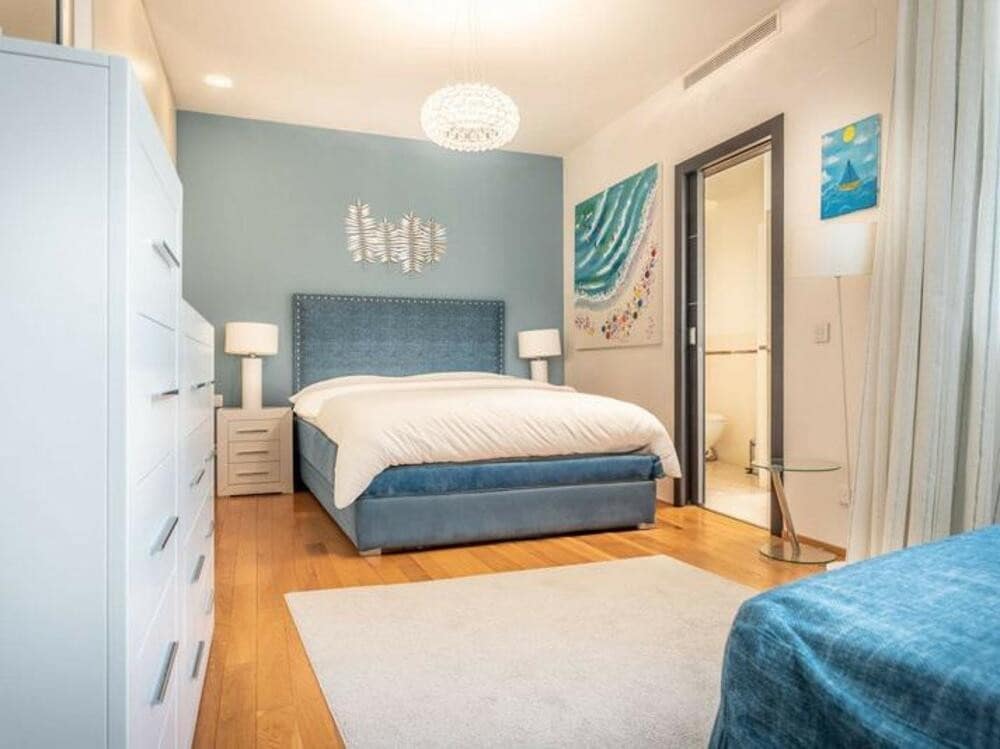 2 makuuhuone Omakotitalo myytävänä paikassa Marbella mukana uima-altaan 
autotalli - 1 417 500 € (Ref: 9467921)