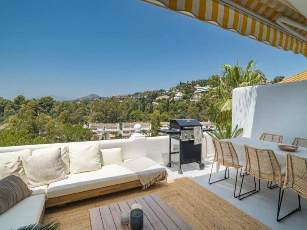 Apartamento de 3 habitaciones en La Quinta en venta con piscina garaje - 649.000 € (Ref: 9468010)