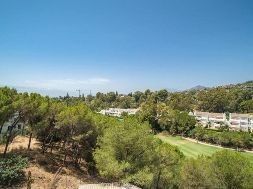 Apartamento de 3 habitaciones en La Quinta en venta con piscina garaje - 649.000 € (Ref: 9468010)