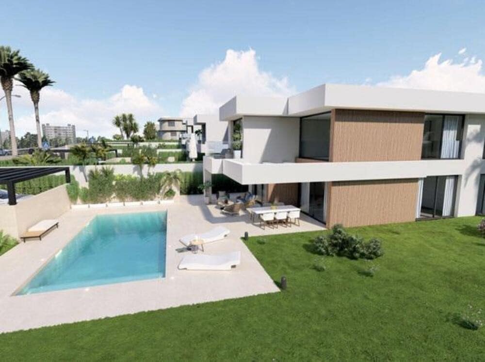 4 soverom Villa til salgs i La Duquesa / Puerto de la Duquesa med svømmebasseng garasje - € 960 000 (Ref: 9470114)