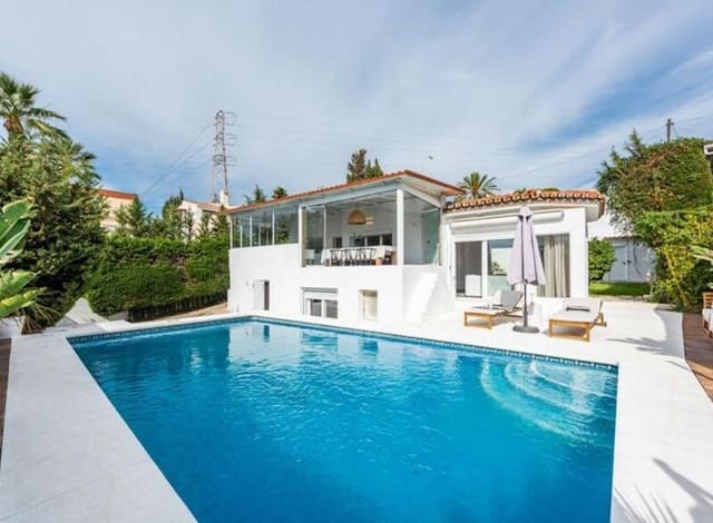 3 soverom Villa til salgs i La Dama de Noche - La Alzambra, Marbella med svømmebasseng garasje - € 999 000 (Ref: 9470115)