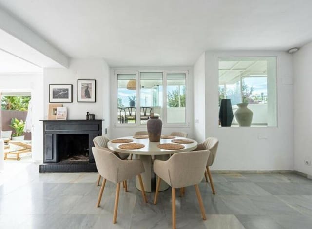 3 soverom Villa til salgs i La Dama de Noche - La Alzambra, Marbella med svømmebasseng garasje - € 999 000 (Ref: 9470115)