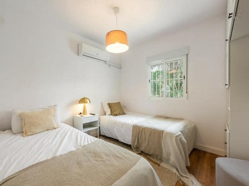 3 soverom Villa til salgs i Nueva Andalucia med svømmebasseng garasje - € 999 000 (Ref: 9470115)