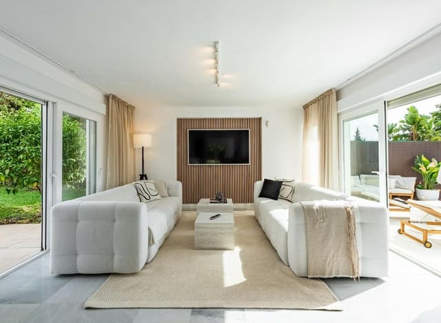 3 soverom Villa til salgs i La Dama de Noche - La Alzambra, Marbella med svømmebasseng garasje - € 999 000 (Ref: 9470115)