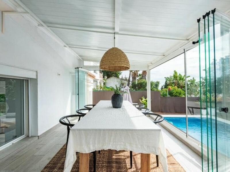 3 soverom Villa til salgs i Nueva Andalucia med svømmebasseng garasje - € 999 000 (Ref: 9470115)