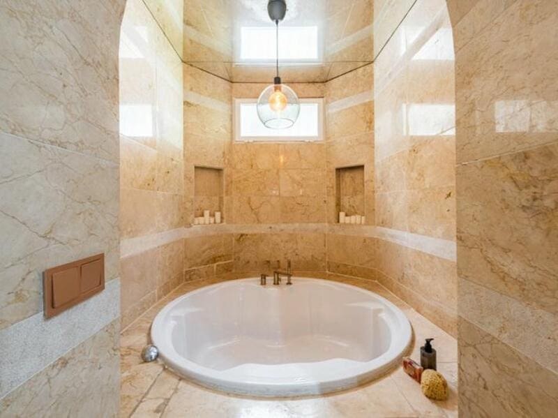 3 soverom Villa til salgs i Nueva Andalucia med svømmebasseng garasje - € 999 000 (Ref: 9470115)