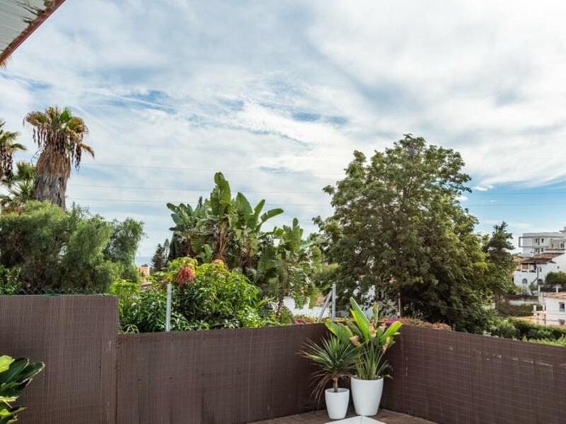 3 soverom Villa til salgs i Nueva Andalucia med svømmebasseng garasje - € 999 000 (Ref: 9470115)