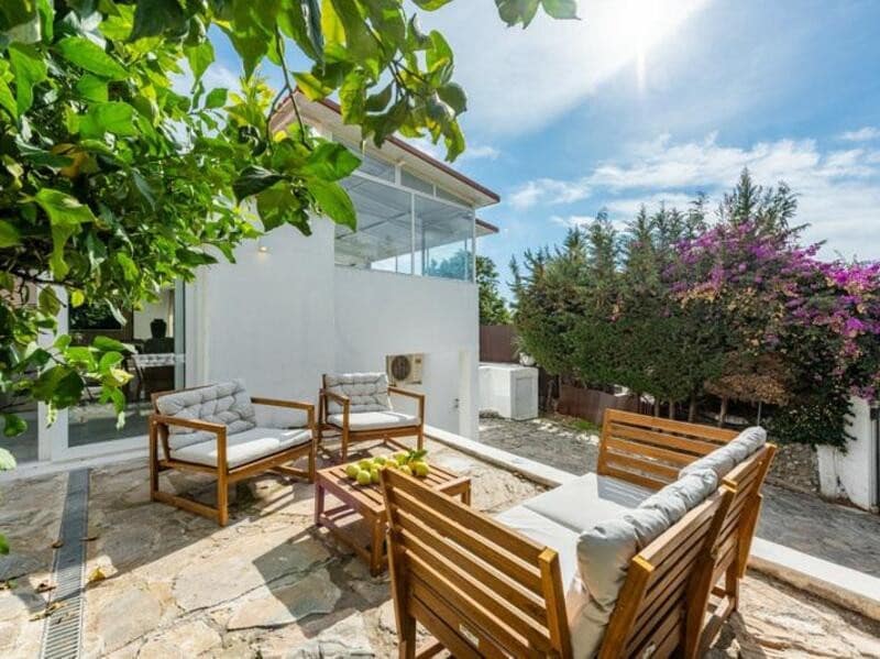 3 soverom Villa til salgs i Nueva Andalucia med svømmebasseng garasje - € 999 000 (Ref: 9470115)