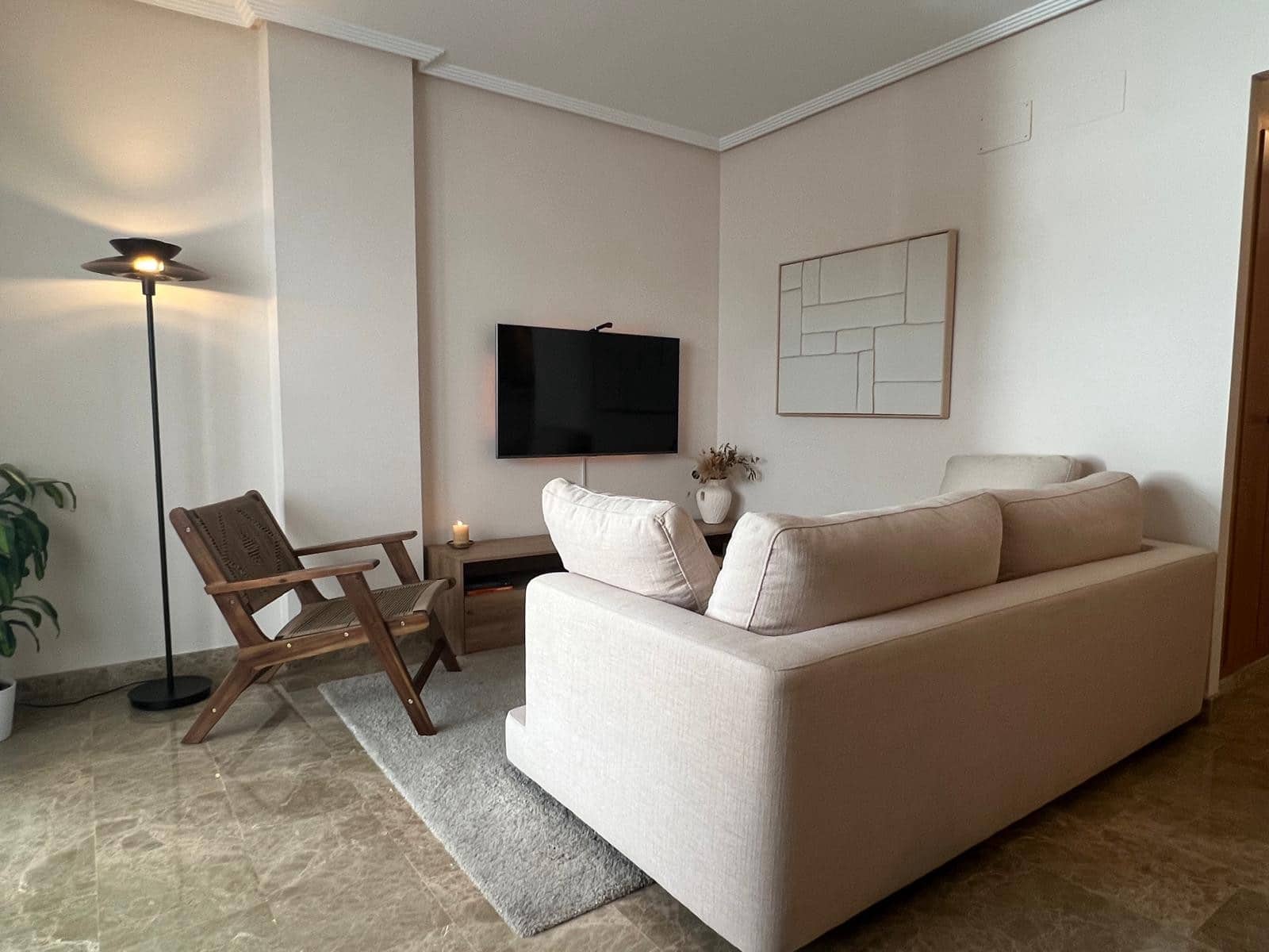 Apartamento de 2 habitaciones en New Golden Mile en alquiler con piscina garaje - 2.000 € (Ref: 9471882)