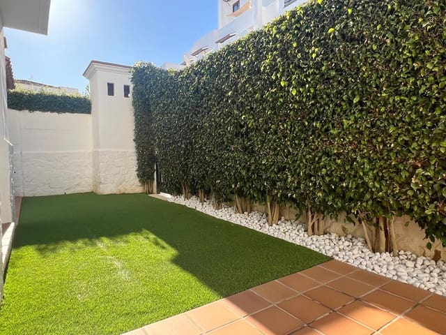 Apartamento de 2 habitaciones en La Concha - Resina Golf, Estepona en alquiler con piscina garaje - 2.000 € (Ref: 9471882)