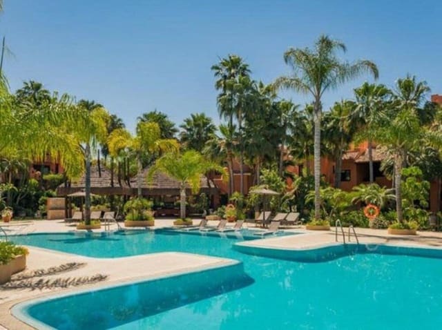 3 soverom Leilighet til salgs i La Dama de Noche - La Alzambra, Marbella med garasje - € 960 000 (Ref: 9471887)