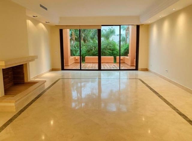 3 soverom Leilighet til salgs i La Dama de Noche - La Alzambra, Marbella med garasje - € 960 000 (Ref: 9471887)
