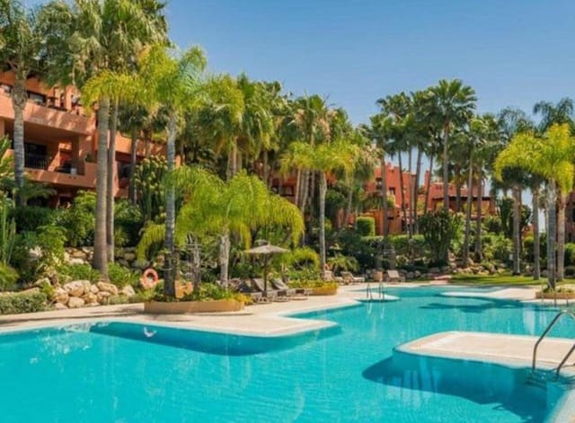 3 soverom Leilighet til salgs i La Dama de Noche - La Alzambra, Marbella med garasje - € 960 000 (Ref: 9471887)