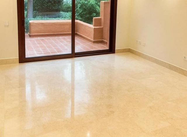 3 soverom Leilighet til salgs i La Dama de Noche - La Alzambra, Marbella med garasje - € 960 000 (Ref: 9471887)