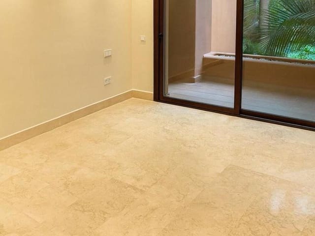 3 soverom Leilighet til salgs i La Dama de Noche - La Alzambra, Marbella med garasje - € 960 000 (Ref: 9471887)