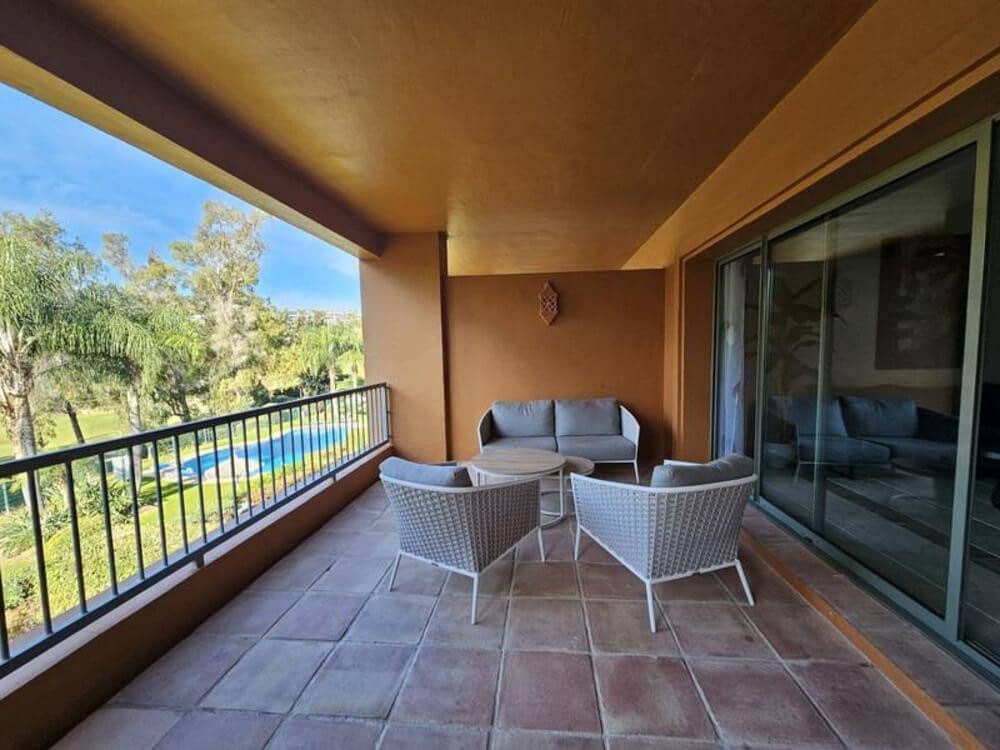 2 soverom Leilighet til leie i New Golden Mile med svømmebasseng garasje - € 2 500 (Ref: 9471890)