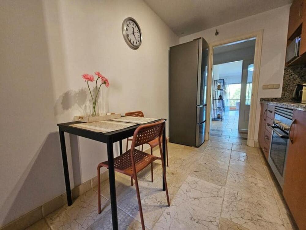 2 soverom Leilighet til leie i New Golden Mile med svømmebasseng garasje - € 2 500 (Ref: 9471890)