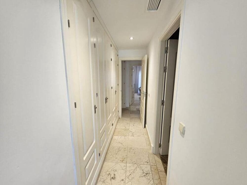 2 soverom Leilighet til leie i New Golden Mile med svømmebasseng garasje - € 2 500 (Ref: 9471890)