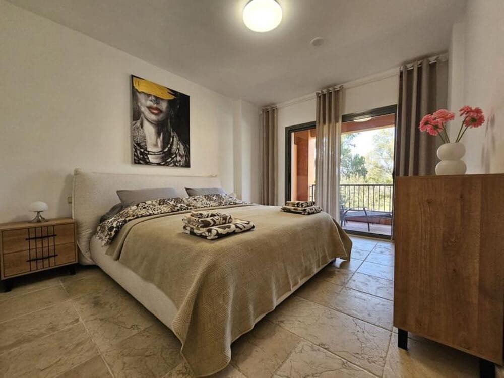 2 soverom Leilighet til leie i New Golden Mile med svømmebasseng garasje - € 2 500 (Ref: 9471890)