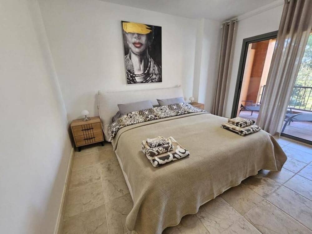 2 soverom Leilighet til leie i New Golden Mile med svømmebasseng garasje - € 2 500 (Ref: 9471890)