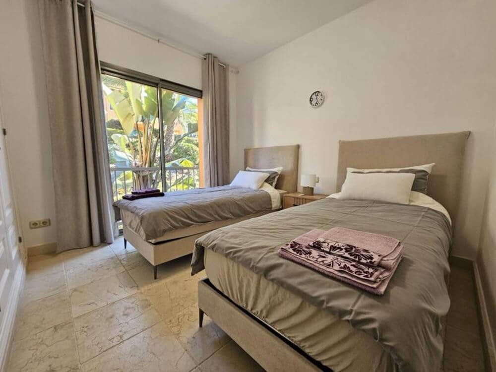 2 soverom Leilighet til leie i New Golden Mile med svømmebasseng garasje - € 2 500 (Ref: 9471890)