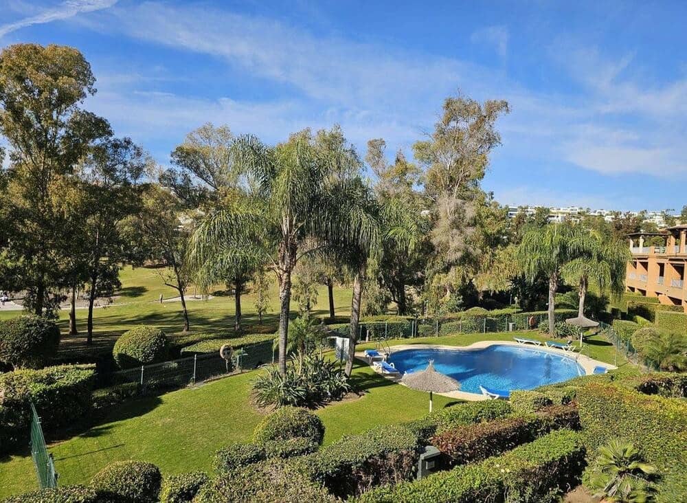 2 soverom Leilighet til leie i New Golden Mile med svømmebasseng garasje - € 2 500 (Ref: 9471890)