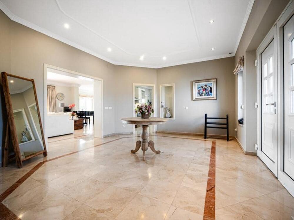 6 sypialnia Willa do wynajęcia w Estepona z basenem garażem - 12 000 € (Ref: 9473654)