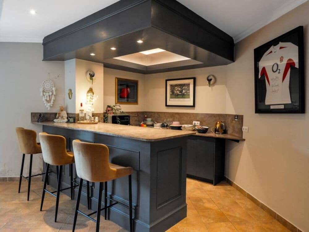 6 sypialnia Willa do wynajęcia w Estepona z basenem garażem - 12 000 € (Ref: 9473654)