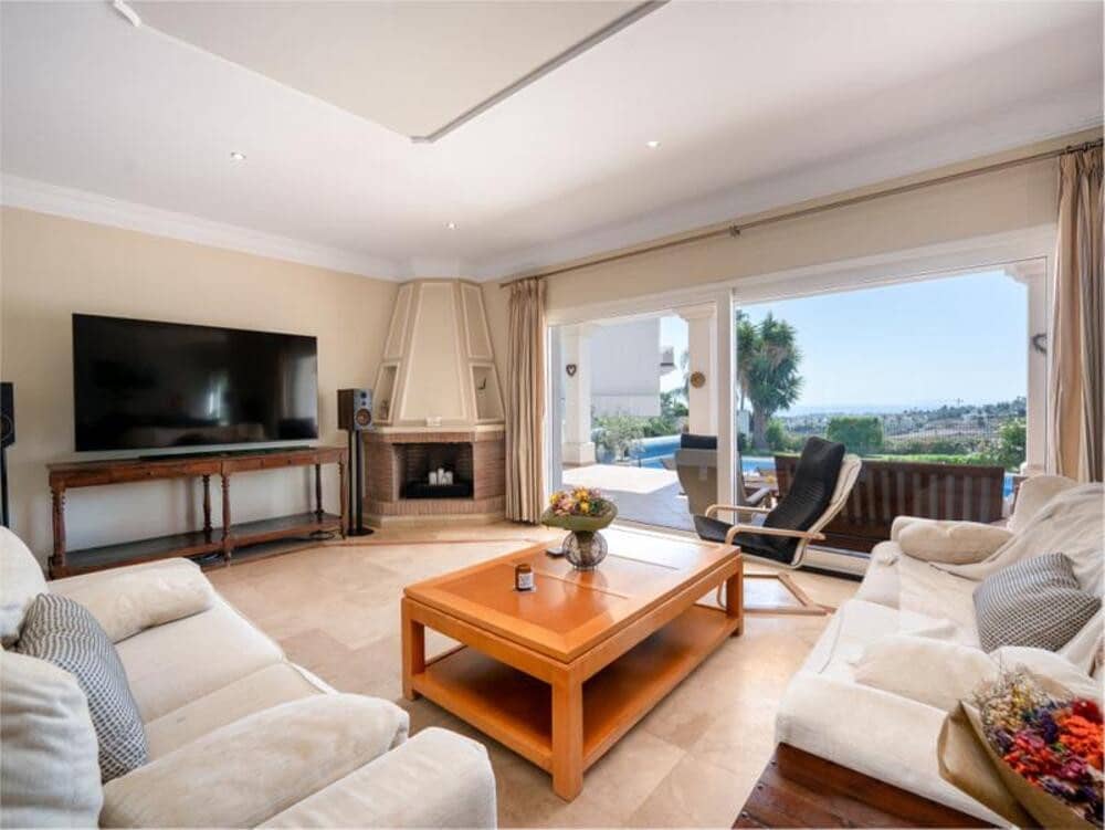 6 sypialnia Willa do wynajęcia w Estepona z basenem garażem - 12 000 € (Ref: 9473654)