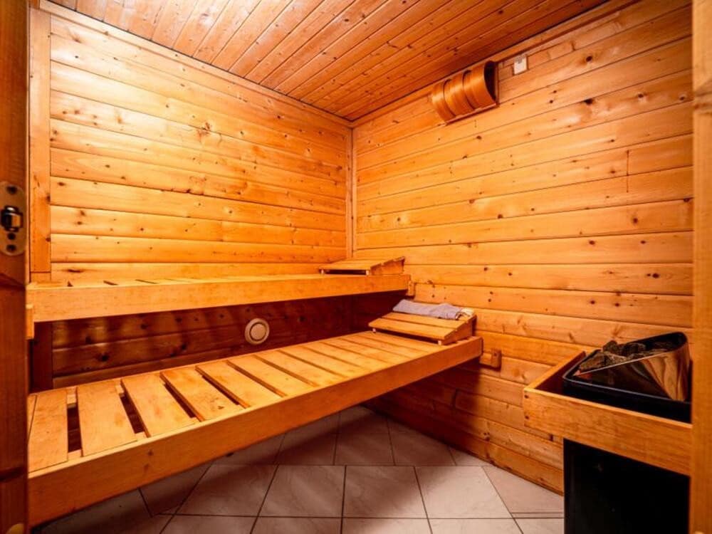 6 sypialnia Willa do wynajęcia w Estepona z basenem garażem - 12 000 € (Ref: 9473654)